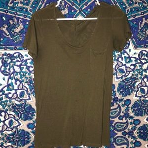 Green short sleeve t shirt